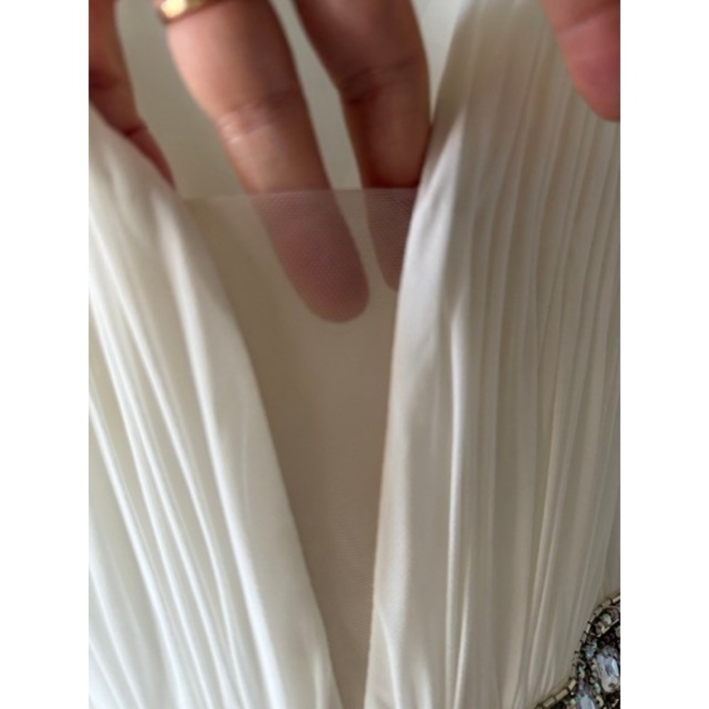 Sherri Hill White Beaded Deep V Pleated Goddess Gown Size 2 - Picture 12 of 14